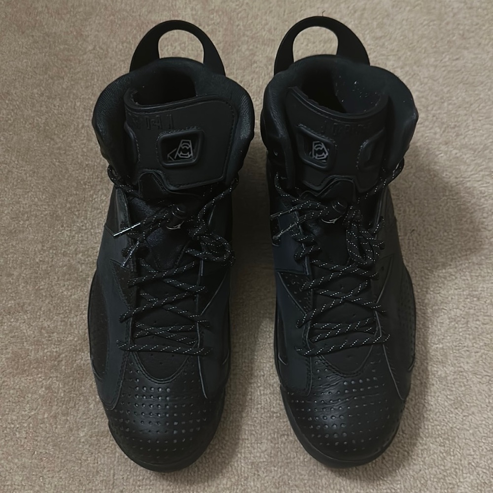 Used men’s size 12 Jordan 6 Black and White